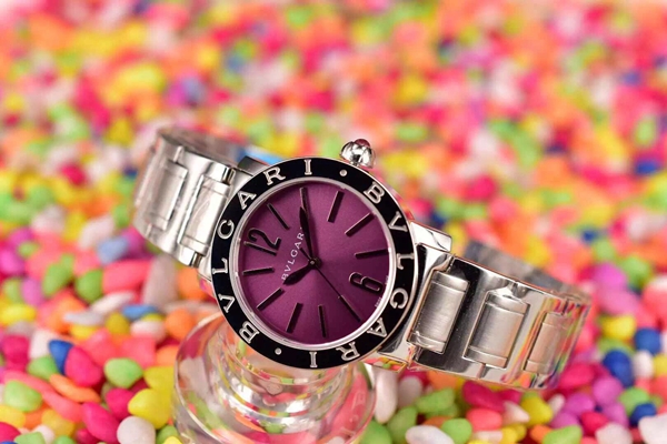 ブルガリ時計正面デザイン